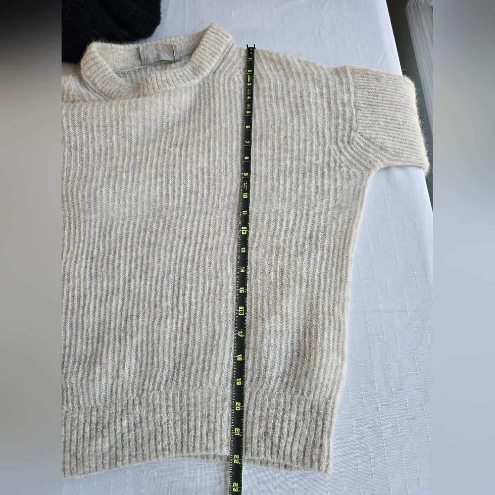Everlane Charcoal Crew and Ivory Crew Sweaters ScandiMinimal Softgirl Light Wt - Picture 10 of 11